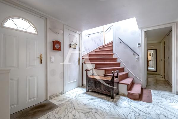 MAISON FAMILIALE sur terrain de 550 m2!!!