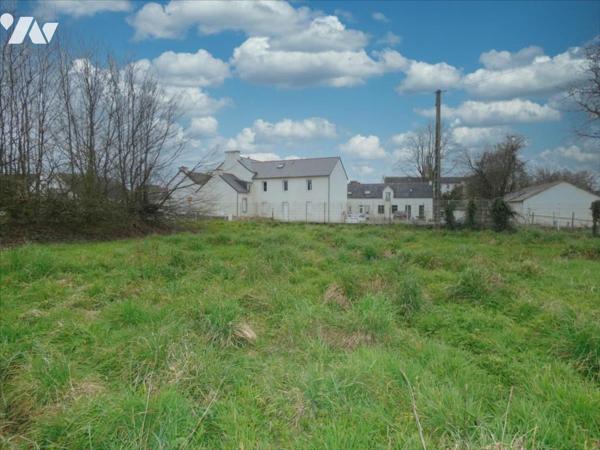 PLEYBEN- Terrain à bâtir, proche bourg