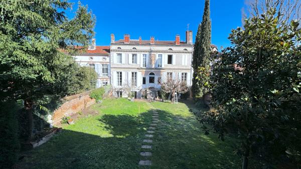 À vendre : Hôtel particulier d'exception du 18 ème siècles - Coeur historique d'Agen , Agen À vendre : Hôtel particulier d'exception du 18 ème siècles - Coeur historique d'Agen , Agen