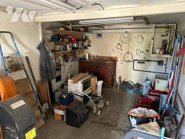 Maison de 4 pièces édifié sur un terrain de 302 m² (source du cadastre), des travaux de rénovation s