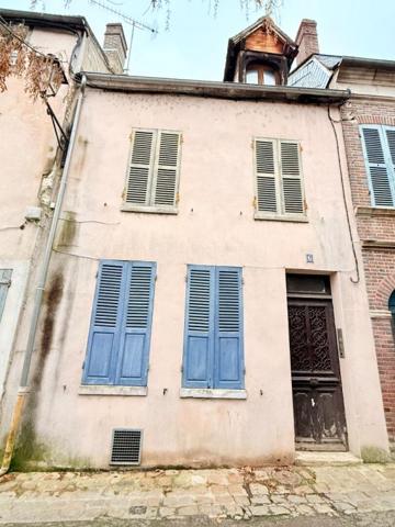 Immeuble de rapport. Centre-ville de Joigny 5 pièce(s) 105 m2