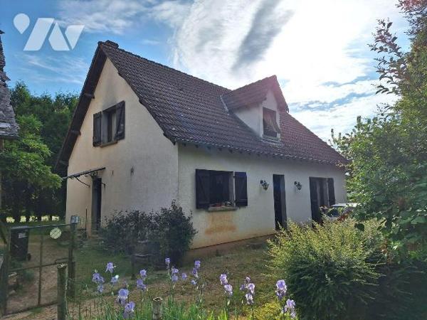 Maison à vendre MENETOU SALON (CHER), Une maison de 1982 comprenant au rez-de-chaussée une entr...