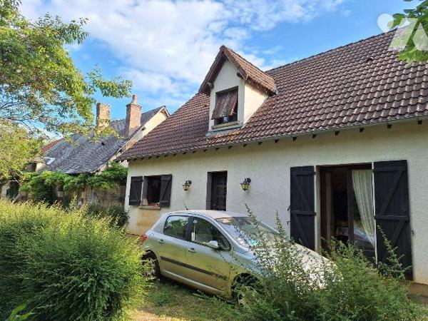 Maison à vendre MENETOU SALON (CHER), Une maison de 1982 comprenant au rez-de-chaussée une entr...