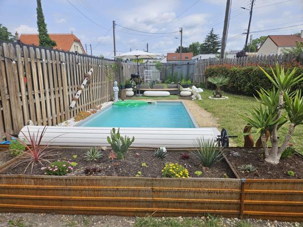 MAISON DE CARACTERE AVEC PISCINE