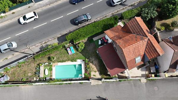 MAISON DE CARACTERE AVEC PISCINE