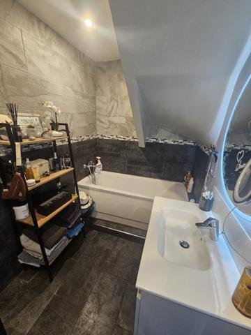 MAISON DE CARACTERE AVEC PISCINE