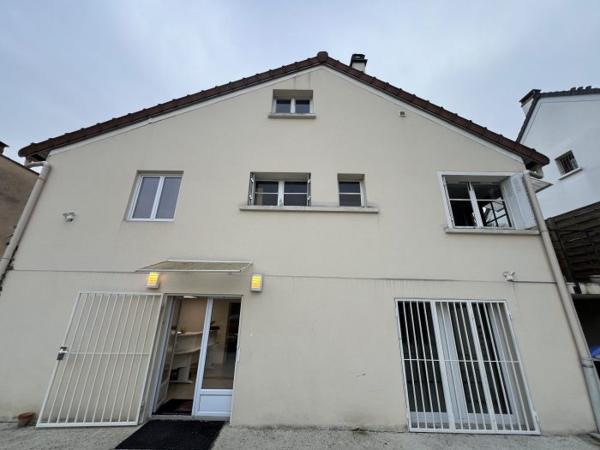 Local professionnel Esbly 190 m²