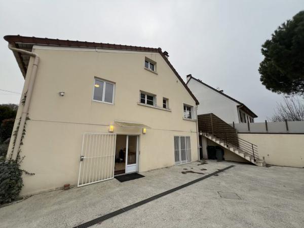 Local professionnel Esbly 190 m²