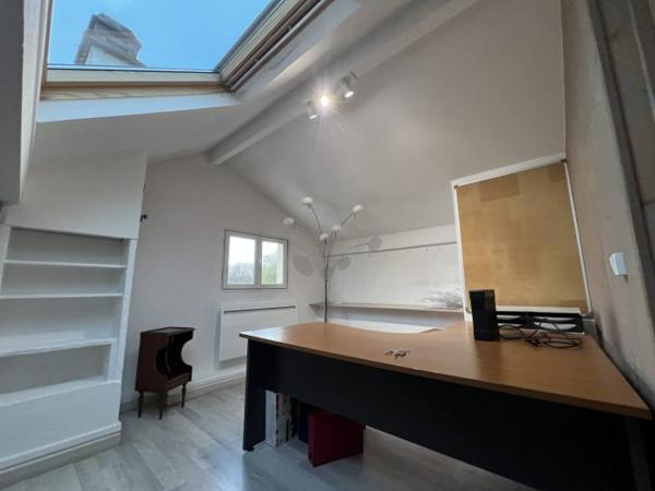 Local professionnel Esbly 190 m²