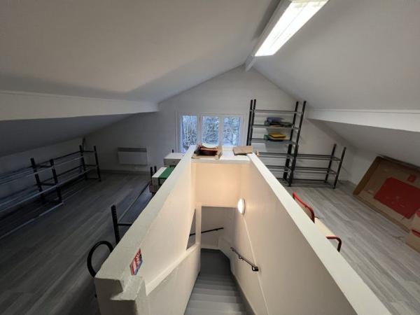 Local professionnel Esbly 190 m²