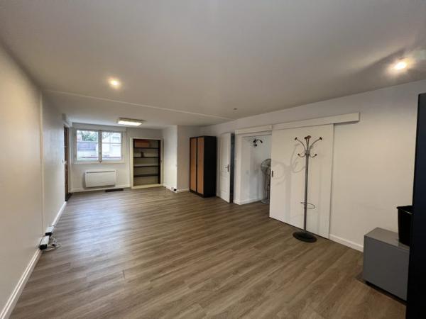 Local professionnel Esbly 190 m²