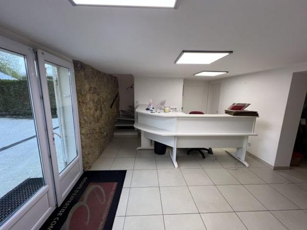 Local professionnel Esbly 190 m²