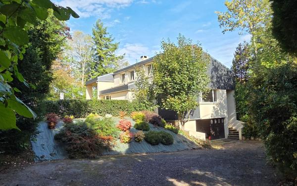 Maison à vendre    7 pièces •  Montmerrei