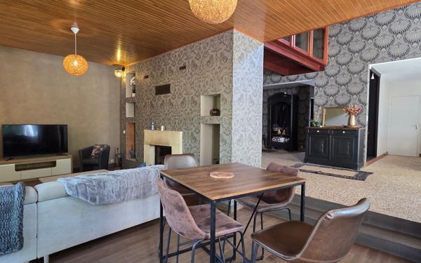 Maison à vendre    7 pièces •  Montmerrei