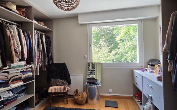 Maison à vendre    7 pièces •  Montmerrei