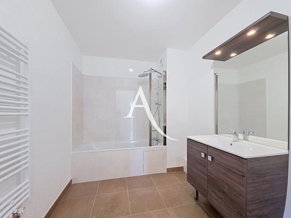 Appartement Louviers 2 pièces 71.12 m2