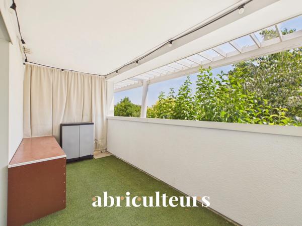 Appartement T2 avec terrasse et stationnement Salon de Provence (13300)