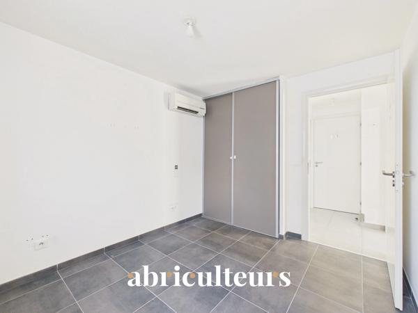 Appartement T2 avec terrasse et stationnement Salon de Provence (13300)