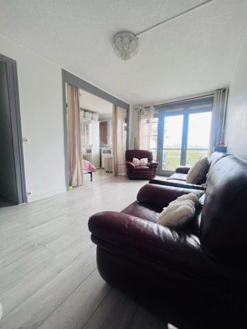 APPAREMMENT F4/F3 MONTREUIL (L11)