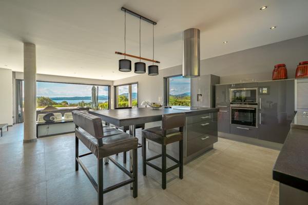 Vente Villa de luxe Zonza 7 Pièces 300 m²