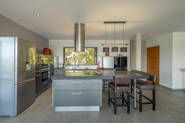 Vente Villa de luxe Zonza 7 Pièces 300 m²