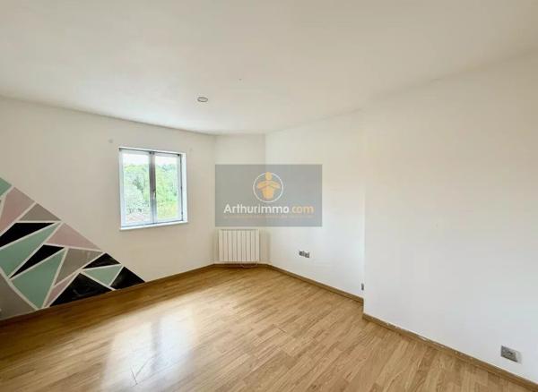 Vente                                                      Maison
                        
                     5 pièces                      118 m2                     à Coulommiers