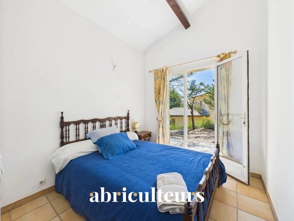 Maison d’architecte de 257 m² avec piscine et jardin arboré de 4 000 m²