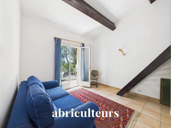 Maison d’architecte de 257 m² avec piscine et jardin arboré de 4 000 m²