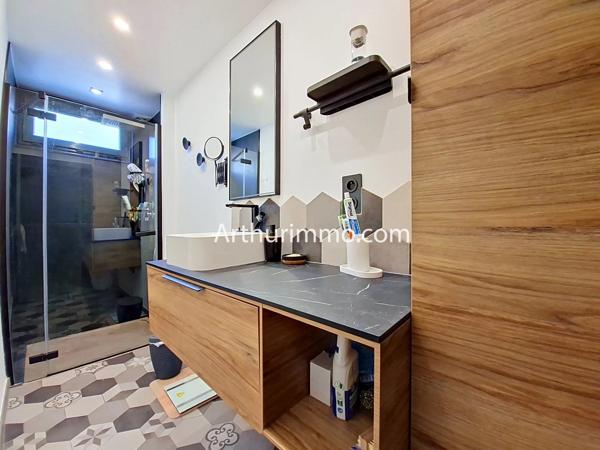 Vente                                                      Maison de ville
                        
                     5 pièces                      105 m2                     à Limeil-Brévannes