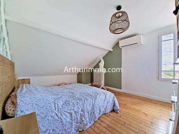 Vente                                                      Maison de ville
                        
                     5 pièces                      105 m2                     à Limeil-Brévannes