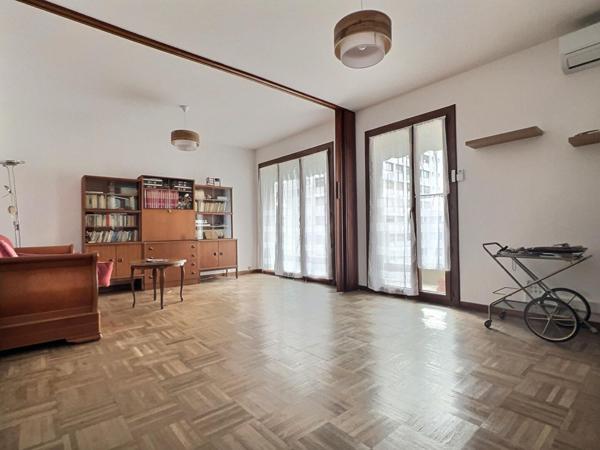 A vendre appartement de type 4 avec Box à Marseille 13010 - Quartier du Parc du 26° Centenaire.