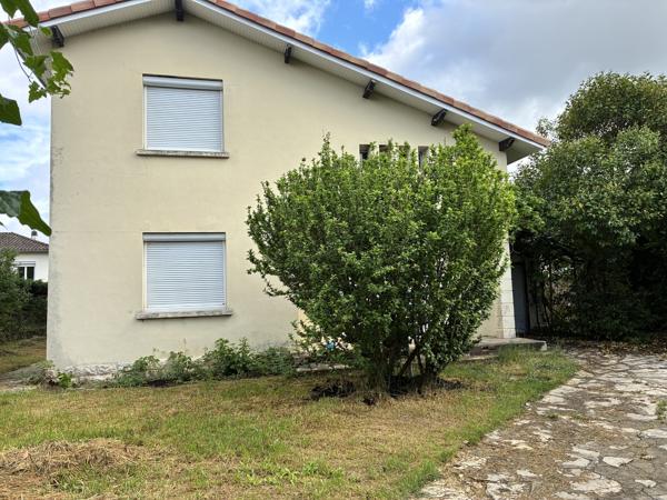 MAISON AVEC GARAGE ET JARDIN