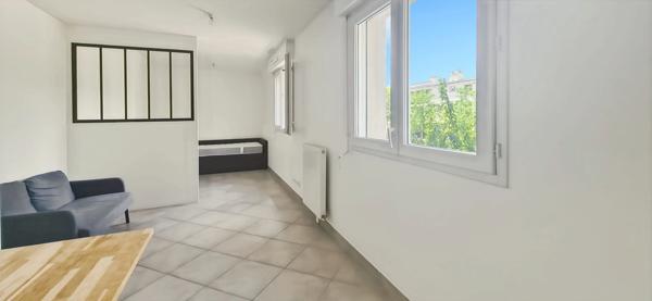 Immeuble récent : studio fonctionnel à 3 min du tram