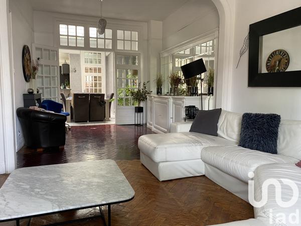 Maison 7 pièces de 220 m² à Roubaix (59100)