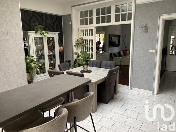 Maison 7 pièces de 220 m² à Roubaix (59100)