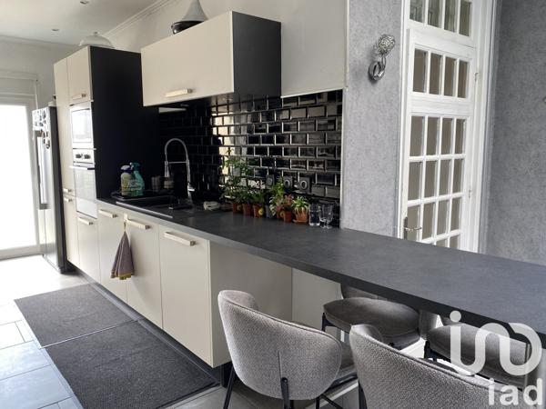 Maison 7 pièces de 220 m² à Roubaix (59100)