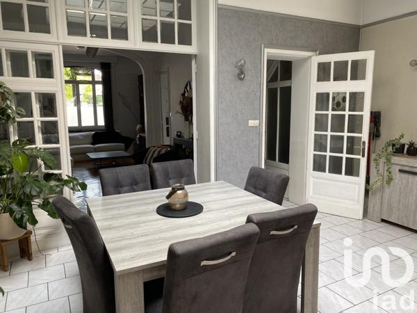 Maison 7 pièces de 220 m² à Roubaix (59100)