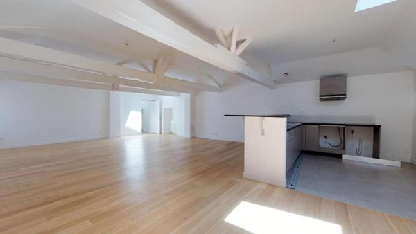 Location appartement 4 pièces de 143.2m²