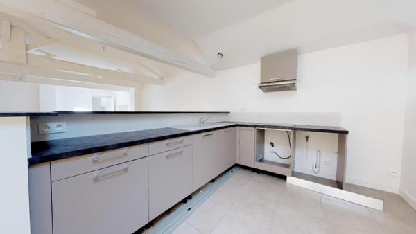 Location appartement 4 pièces de 143.2m²