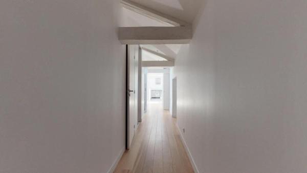 Location appartement 4 pièces de 143.2m²