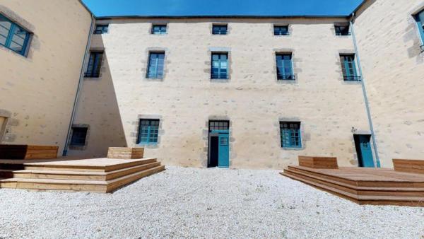 Location appartement 4 pièces de 143.2m²