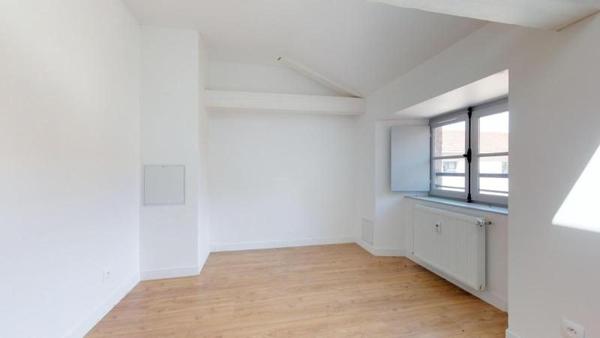 Location appartement 4 pièces de 143.2m²