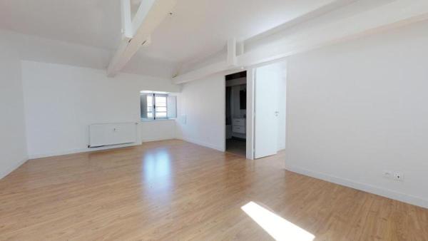 Location appartement 4 pièces de 143.2m²