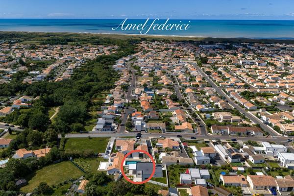 SAINT-GILLES-CROIX-DE-VIE – PROPRIÉTÉ CONTEMPORAINE D’EXCEPTION À QUELQUES MINUTES DE L’OCÉAN