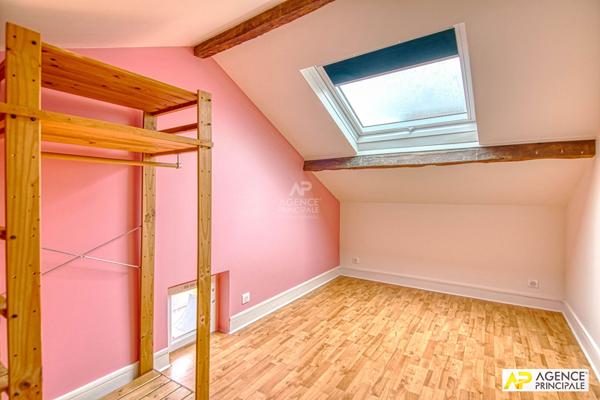 Versailles Notre-Dame Les Prés - Appartement 4 pièces 118.45 m² au sol situé au 2ème et dernier étage €895 000 ** - Référence 27800