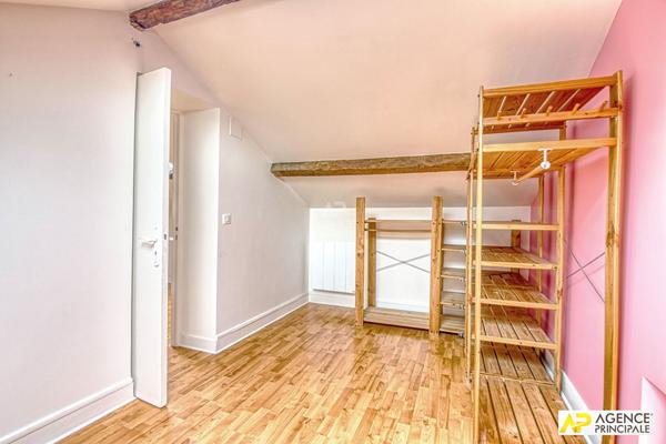 Versailles Notre-Dame Les Prés - Appartement 4 pièces 118.45 m² au sol situé au 2ème et dernier étage €895 000 ** - Référence 27800