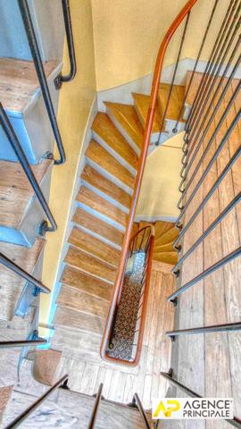 Versailles Notre-Dame Les Prés - Appartement 4 pièces 118.45 m² au sol situé au 2ème et dernier étage €895 000 ** - Référence 27800