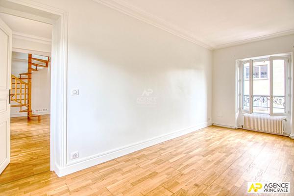 Versailles Notre-Dame Les Prés - Appartement 4 pièces 118.45 m² au sol situé au 2ème et dernier étage €895 000 ** - Référence 27800