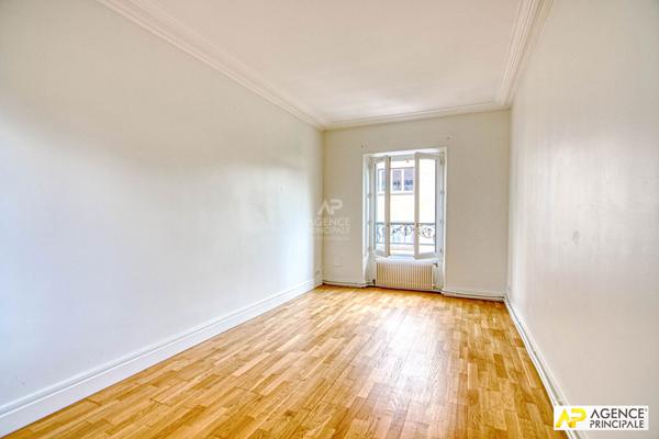 Versailles Notre-Dame Les Prés - Appartement 4 pièces 118.45 m² au sol situé au 2ème et dernier étage €895 000 ** - Référence 27800