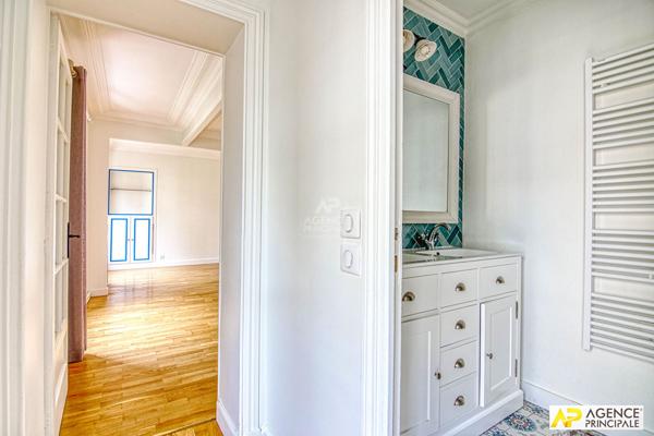 Versailles Notre-Dame Les Prés - Appartement 4 pièces 118.45 m² au sol situé au 2ème et dernier étage €895 000 ** - Référence 27800
